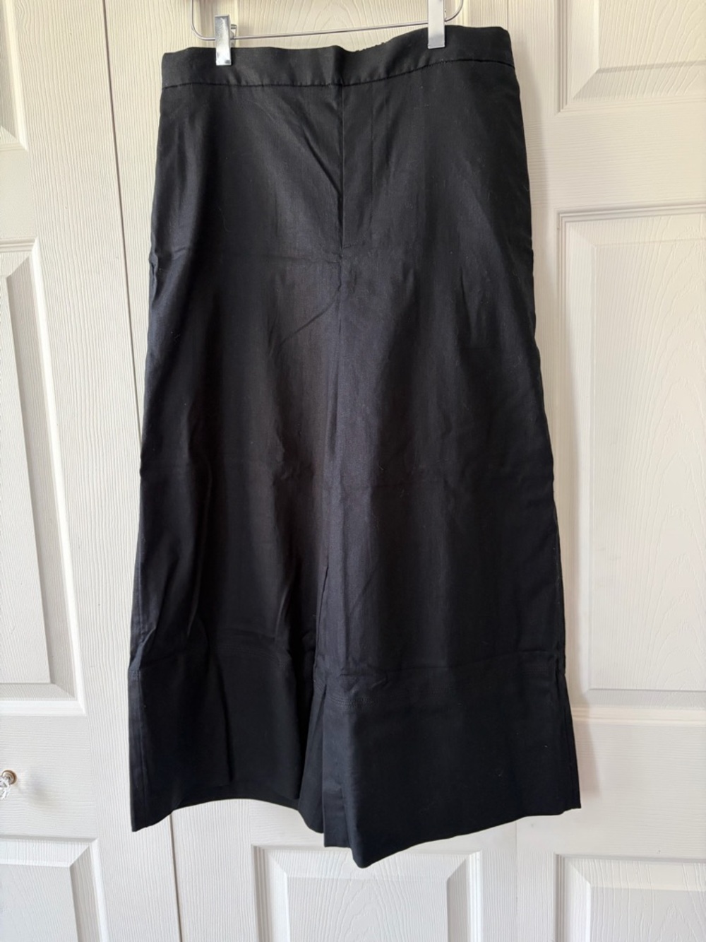 Banana Republic Factory cropped linen pants
Wide leg
Size M
NWT
INSEAM 23”